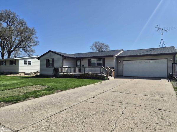 1520 Summer Street, Grinnell, IA 50112