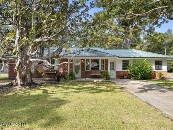 1919 Stuart Avenue, Ocean Springs, MS 39564