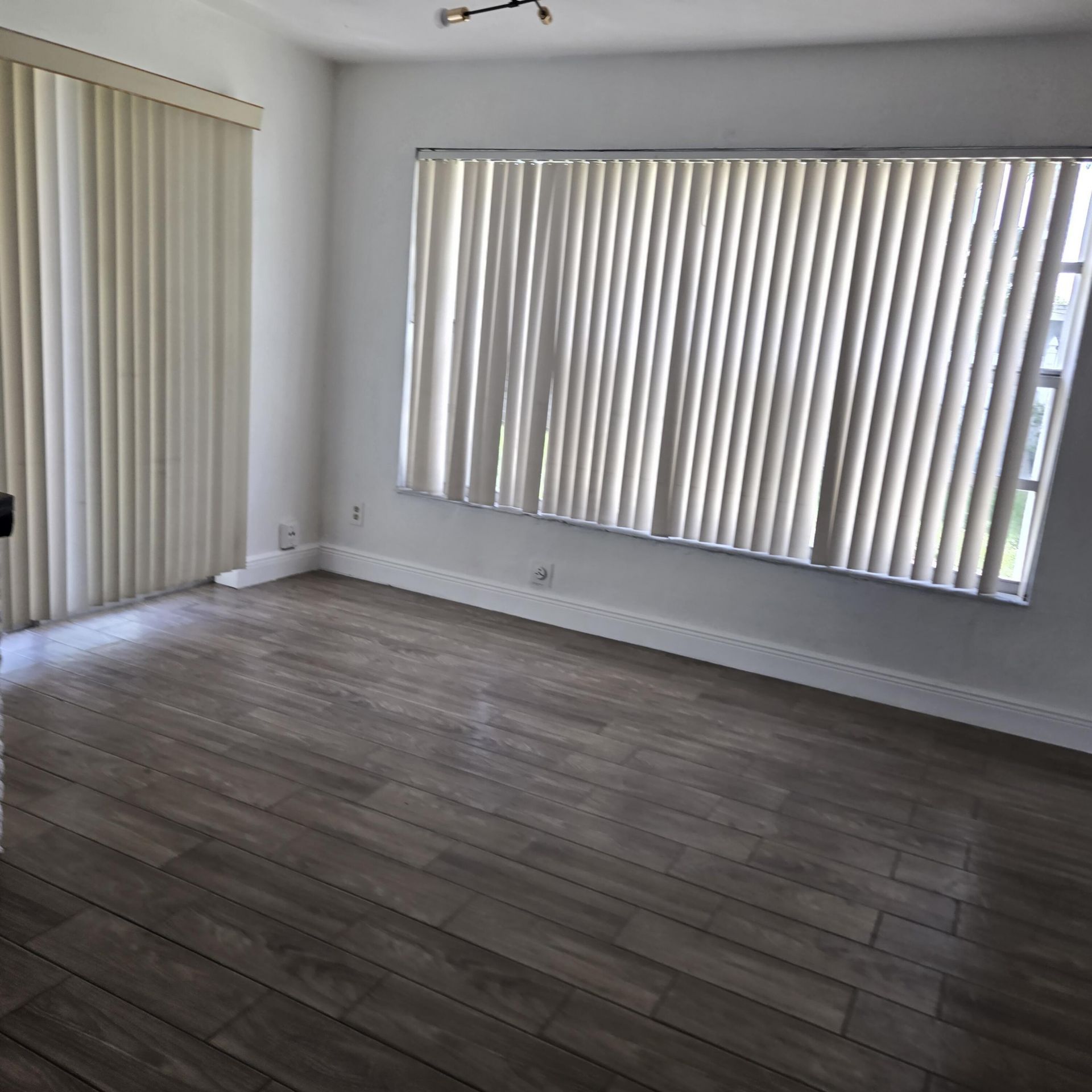3860 NW 8th Place, Fort Lauderdale, FL 33311 Photo