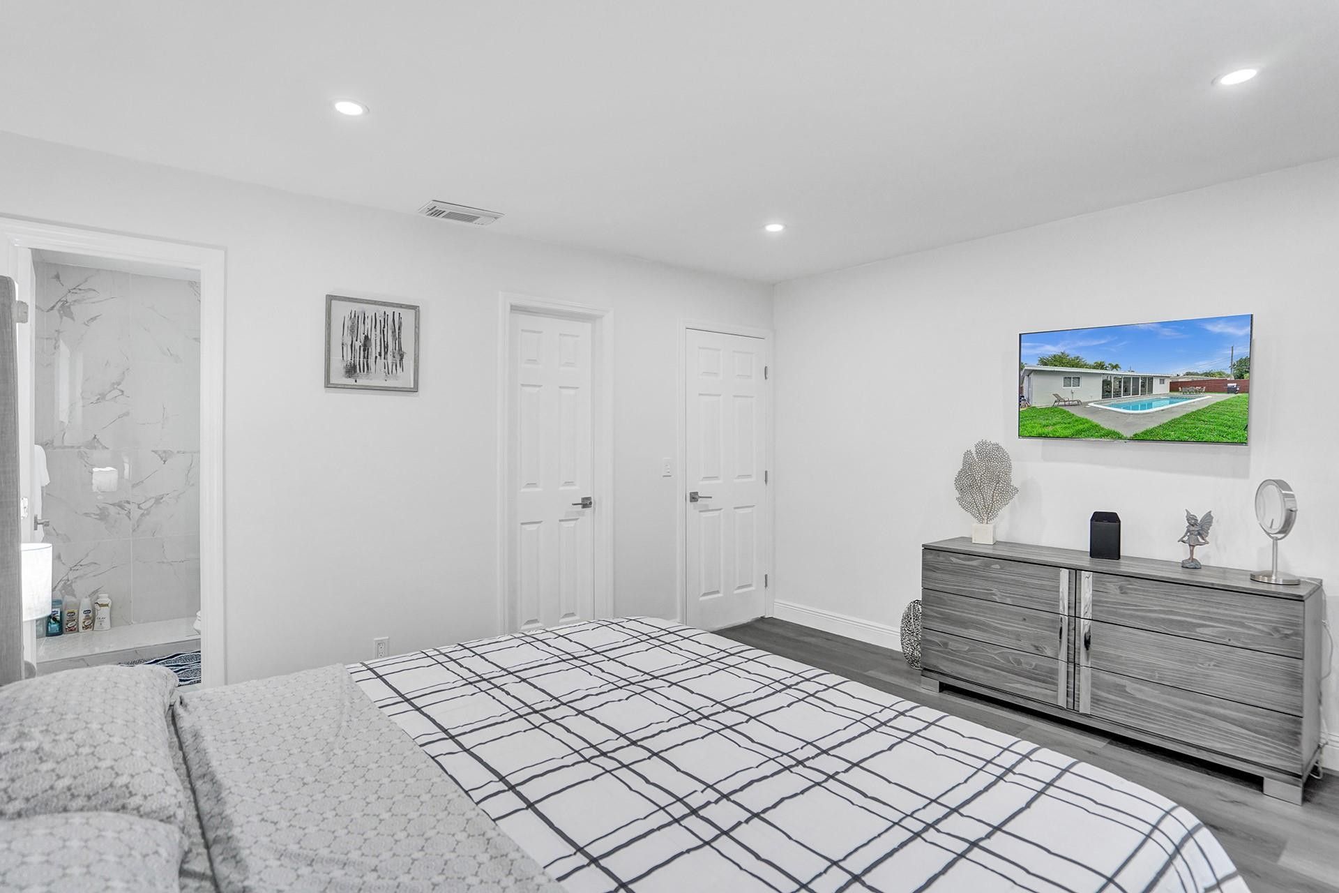 2114 N 42nd Avenue, Hollywood, FL 33021 Photo
