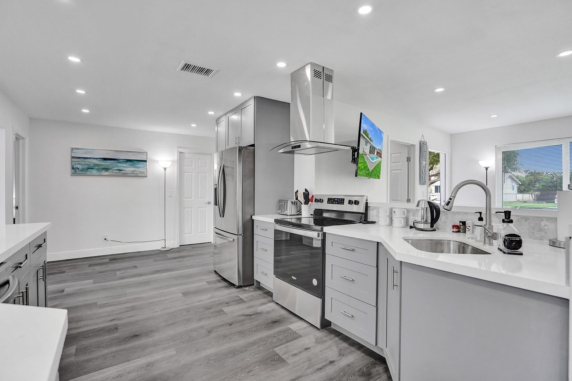 2114 N 42nd Avenue, Hollywood, FL 33021 Photo