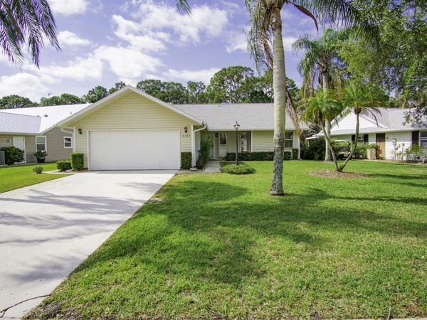 3782 SE Canvas Back Place, Stuart, FL 34997