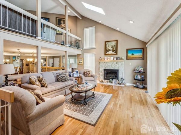 75 Linda Lane, Edison, NJ 08820