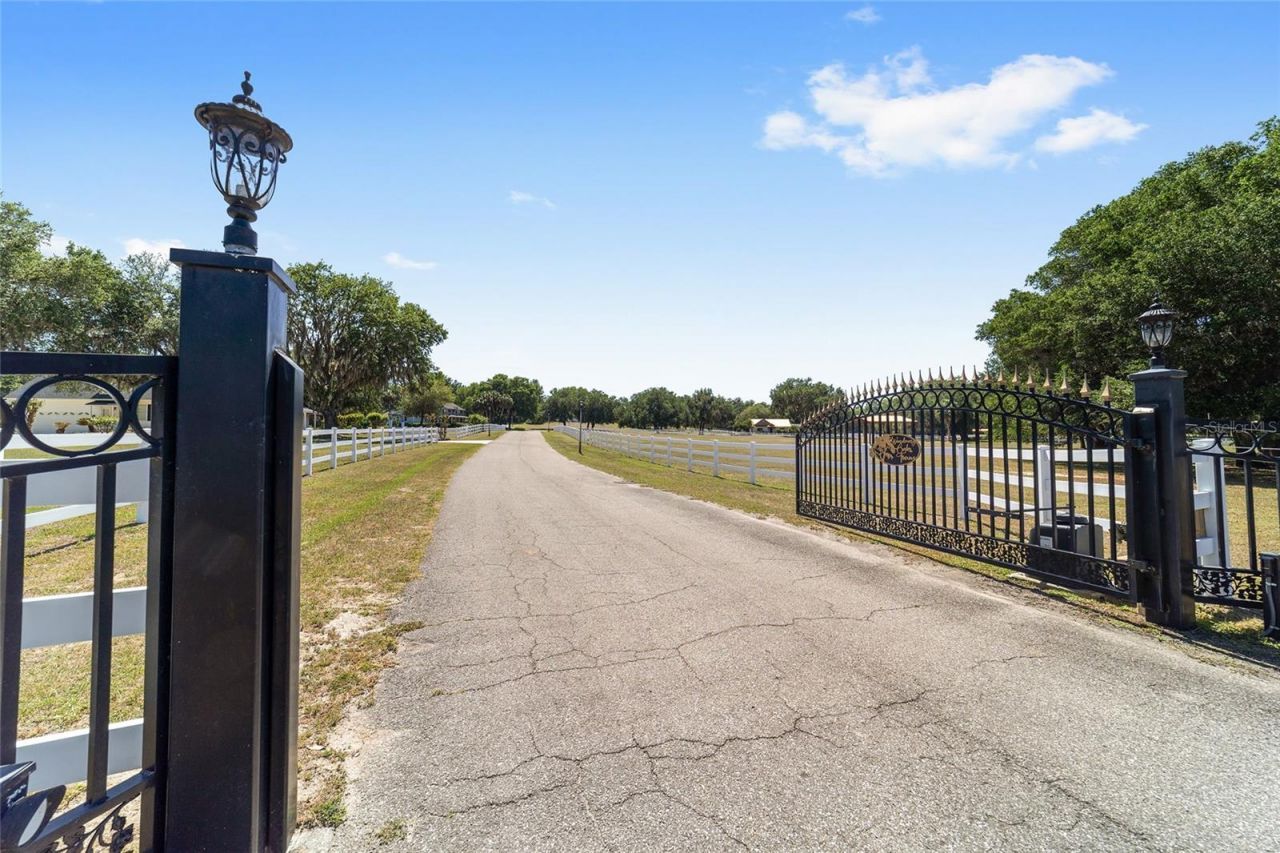 22620 Highway 441 N, Micanopy, FL 32667 Photo