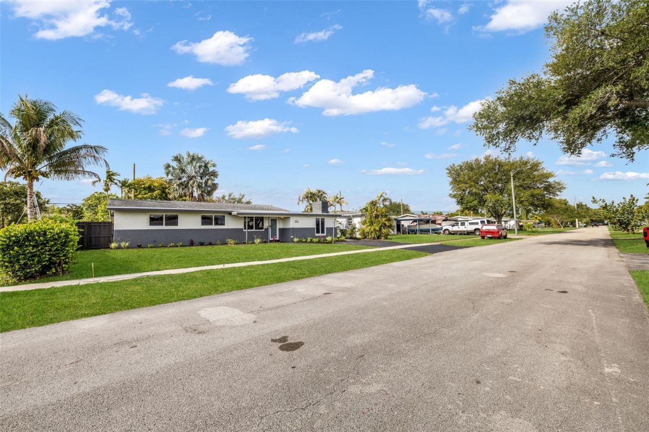 3624 SW 23rd Street , Fort Lauderdale, FL 33312 Photo