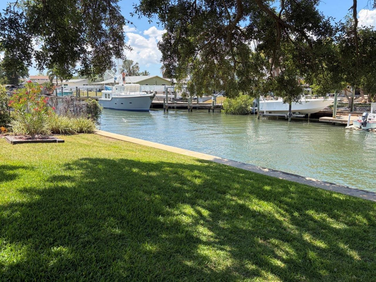8728 Cobblestone Drive, Tampa, FL 33615 Photo