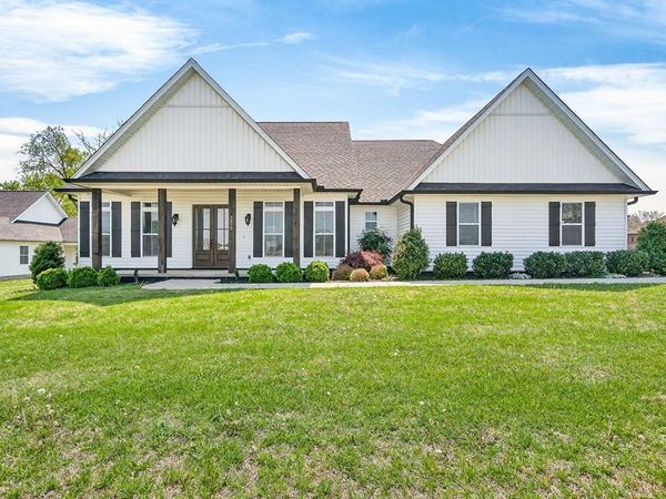 1415 E 10th St , Cookeville, TN 38501