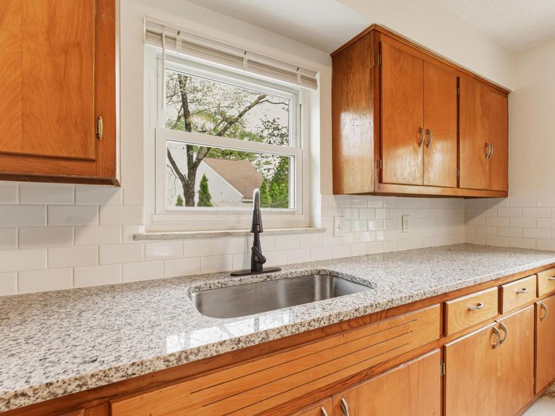 1887 E Cooke Road, Unit A, Columbus, OH 43224 Photo 10