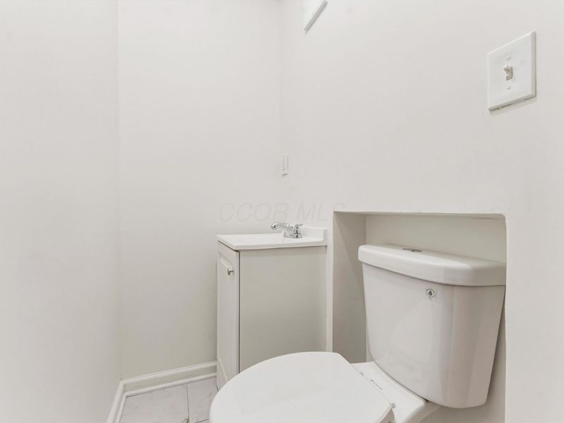 1887 E Cooke Road, Unit A, Columbus, OH 43224 Photo 12
