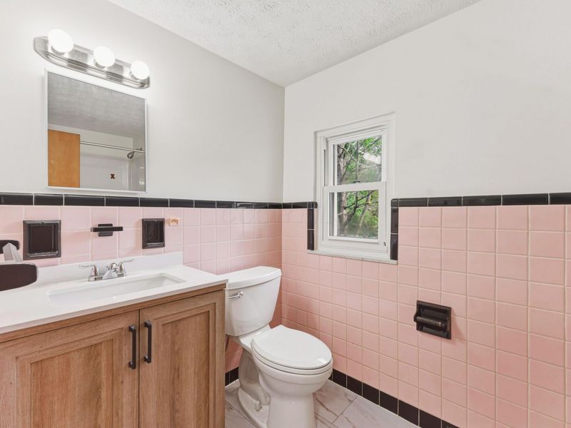 1887 E Cooke Road, Unit A, Columbus, OH 43224 Photo 18