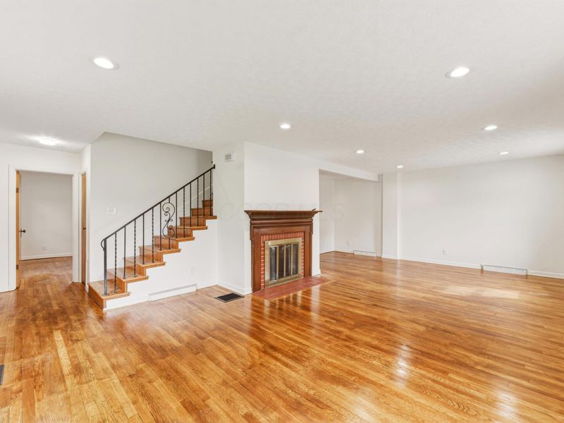 1887 E Cooke Road, Unit A, Columbus, OH 43224 Photo 3