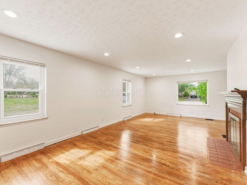 1887 E Cooke Road, Unit A, Columbus, OH 43224 Photo 4