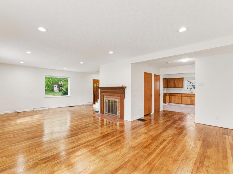 1887 E Cooke Road, Unit A, Columbus, OH 43224 Photo 6
