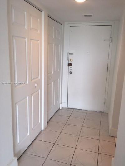 486 NW 165th St Rd , Unit B-405, Miami, FL 33169 Photo