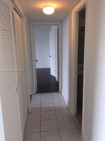 486 NW 165th St Rd , Unit B-405, Miami, FL 33169 Photo