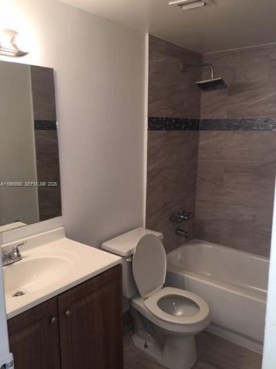 486 NW 165th St Rd , Unit B-405, Miami, FL 33169 Photo