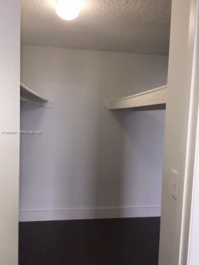 486 NW 165th St Rd , Unit B-405, Miami, FL 33169 Photo