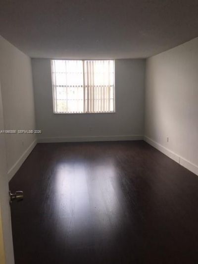 486 NW 165th St Rd , Unit B-405, Miami, FL 33169 Photo