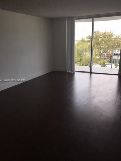 486 NW 165th St Rd , Unit B-405, Miami, FL 33169 Photo