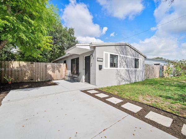 1530 N 69th Way , Hollywood, FL 33024