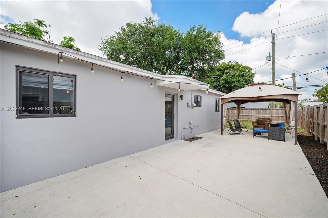 1530 N 69th Way , Hollywood, FL 33024 Photo