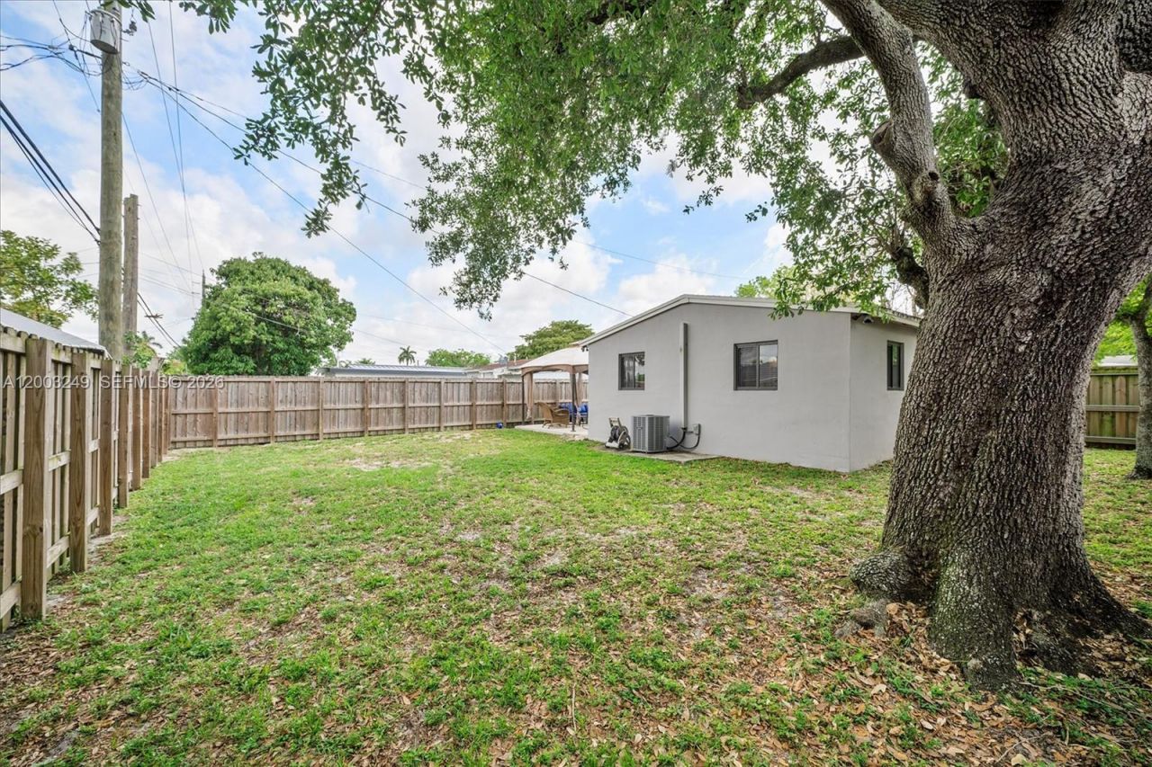1530 N 69th Way , Hollywood, FL 33024 Photo