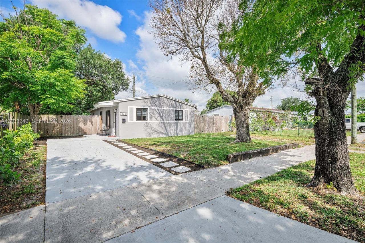 1530 N 69th Way , Hollywood, FL 33024 Photo