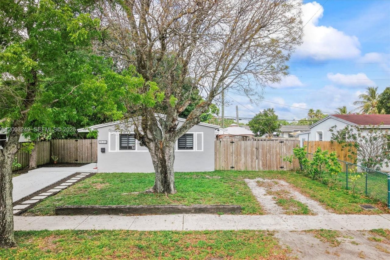 1530 N 69th Way , Hollywood, FL 33024 Photo