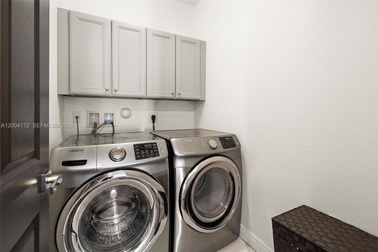 9890 NW 86th Ter, Doral, FL 33178 Photo