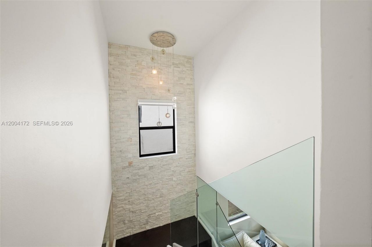 9890 NW 86th Ter, Doral, FL 33178 Photo