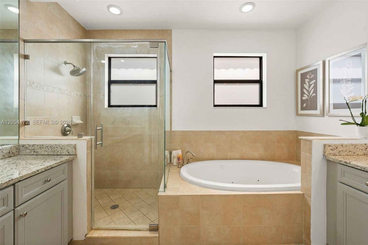 9890 NW 86th Ter, Doral, FL 33178 Photo