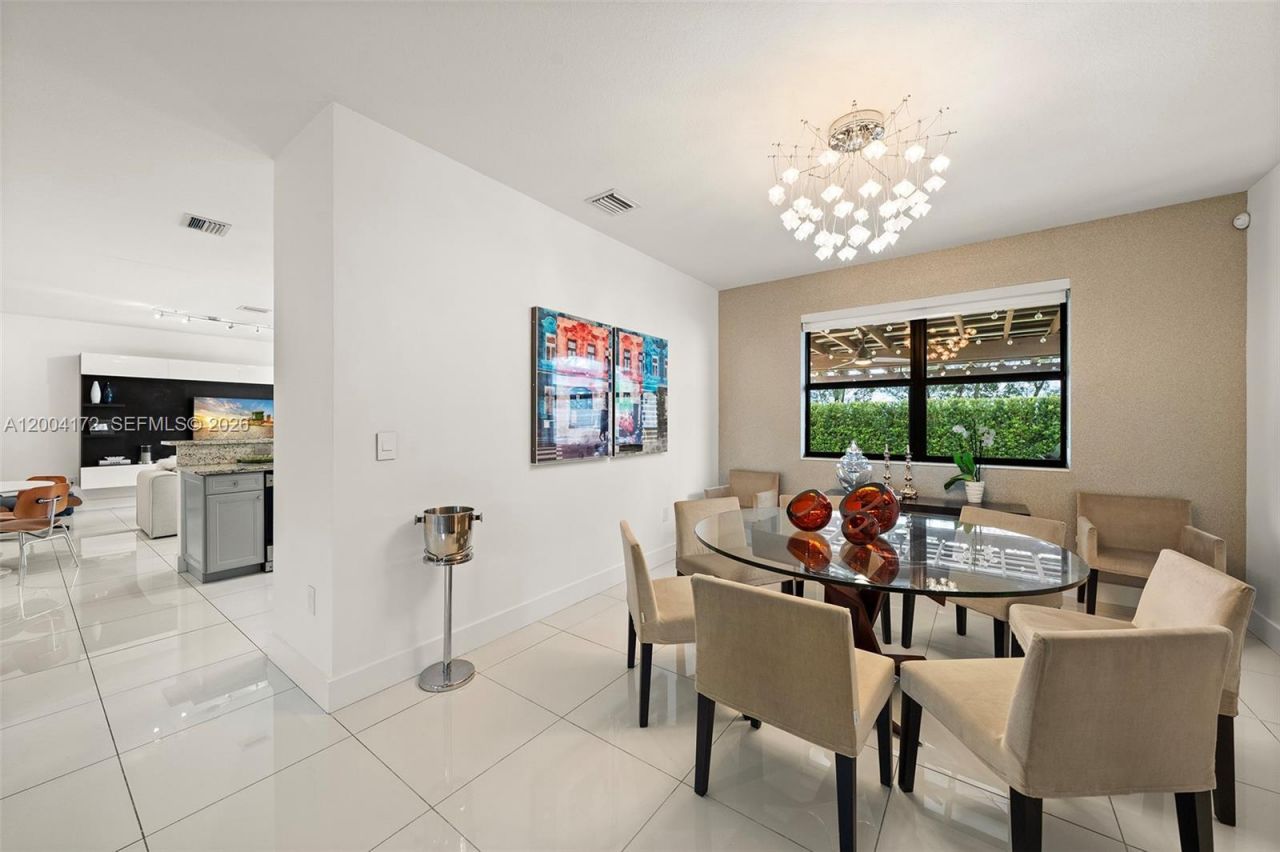 9890 NW 86th Ter, Doral, FL 33178 Photo
