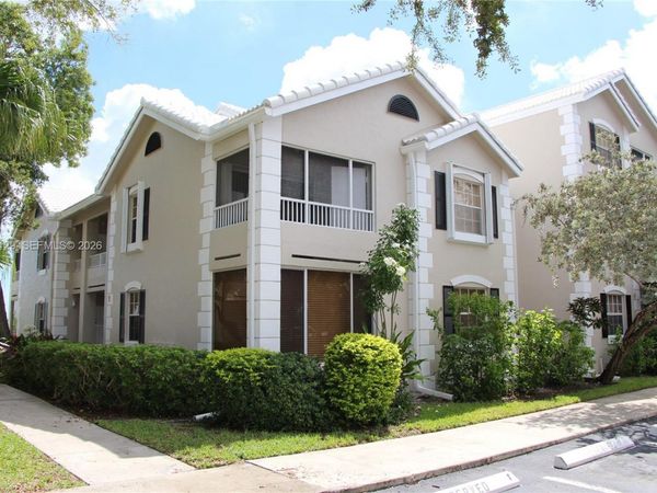 2890 N Oakland Forest Dr , Unit 204, Oakland Park, FL 33309