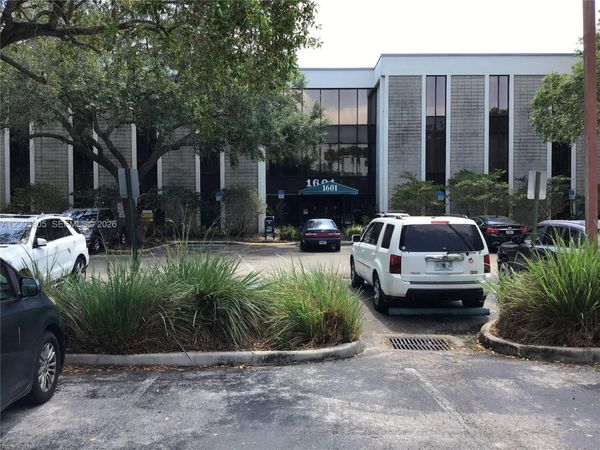 1601 N Palm Ave, Unit 311, Pembroke Pines, FL 33026