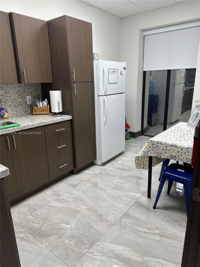 1601 N Palm Ave, Unit 311, Pembroke Pines, FL 33026 Photo