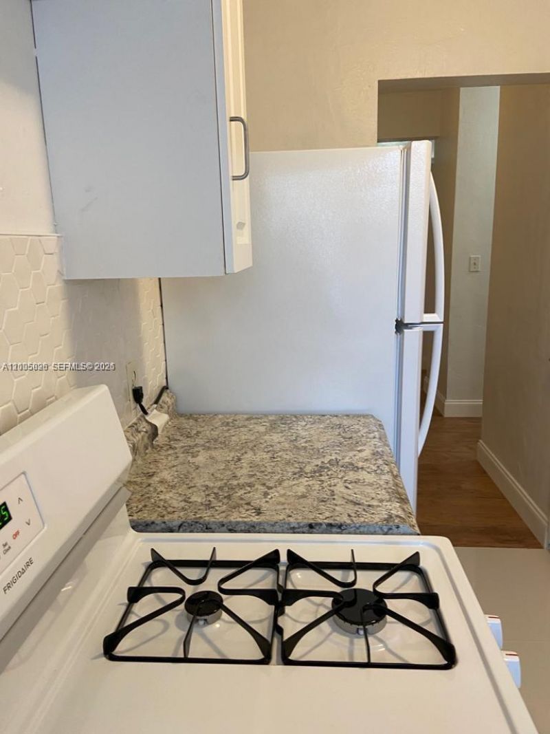 1995 Marseille Dr , Unit 5, Miami Beach, FL 33141 Photo