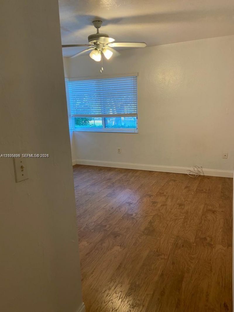 1995 Marseille Dr , Unit 5, Miami Beach, FL 33141 Photo