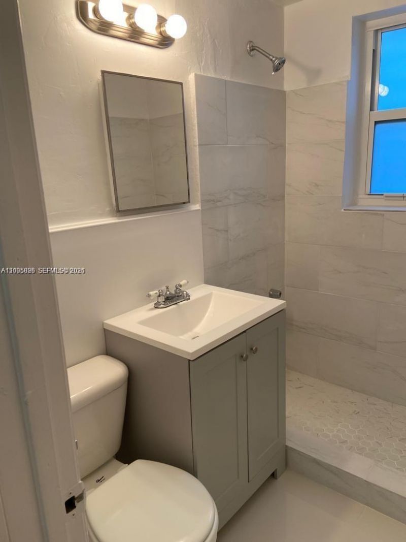 1995 Marseille Dr , Unit 5, Miami Beach, FL 33141 Photo