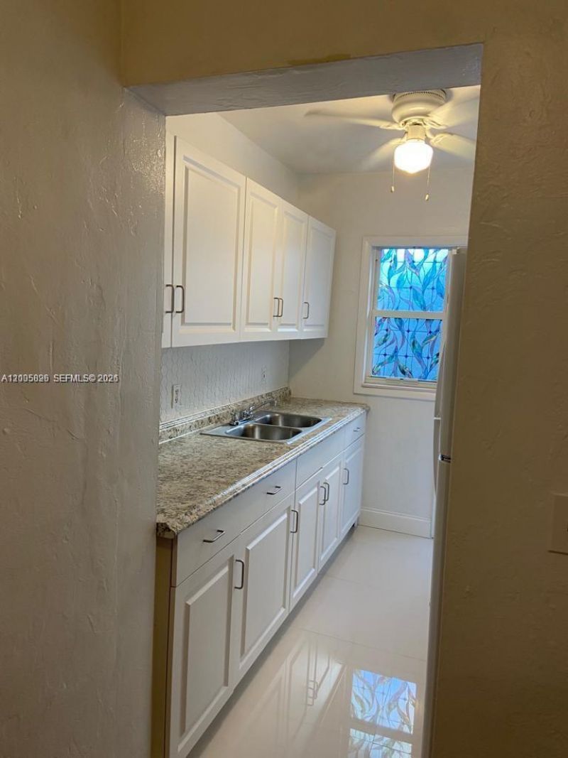 1995 Marseille Dr , Unit 5, Miami Beach, FL 33141 Photo