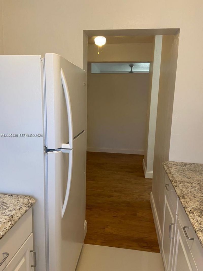 1995 Marseille Dr , Unit 5, Miami Beach, FL 33141 Photo