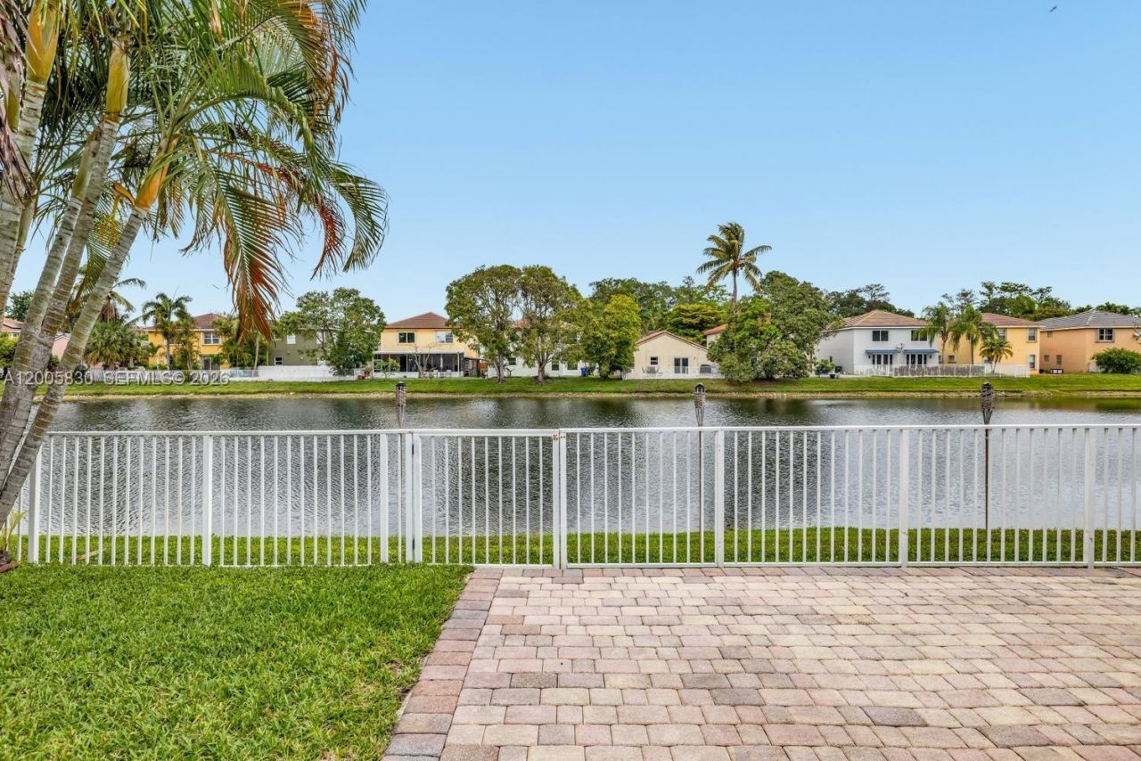 5861 S Sable Cir, Margate, FL 33063 Photo