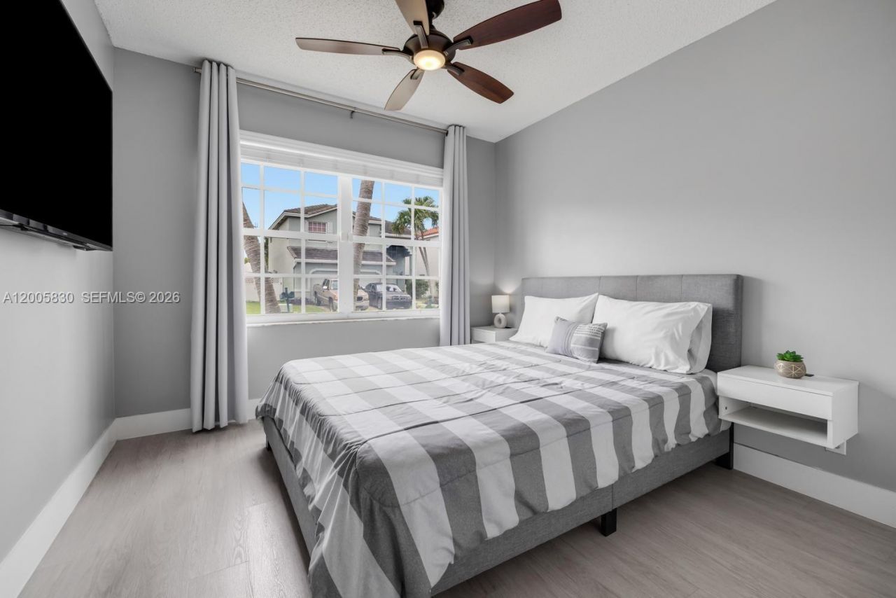 5861 S Sable Cir, Margate, FL 33063 Photo