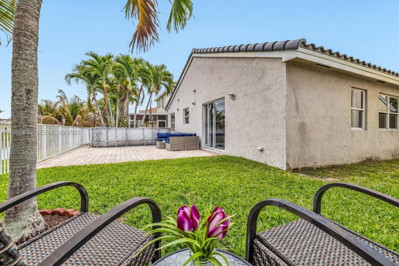 5861 S Sable Cir, Margate, FL 33063 Photo