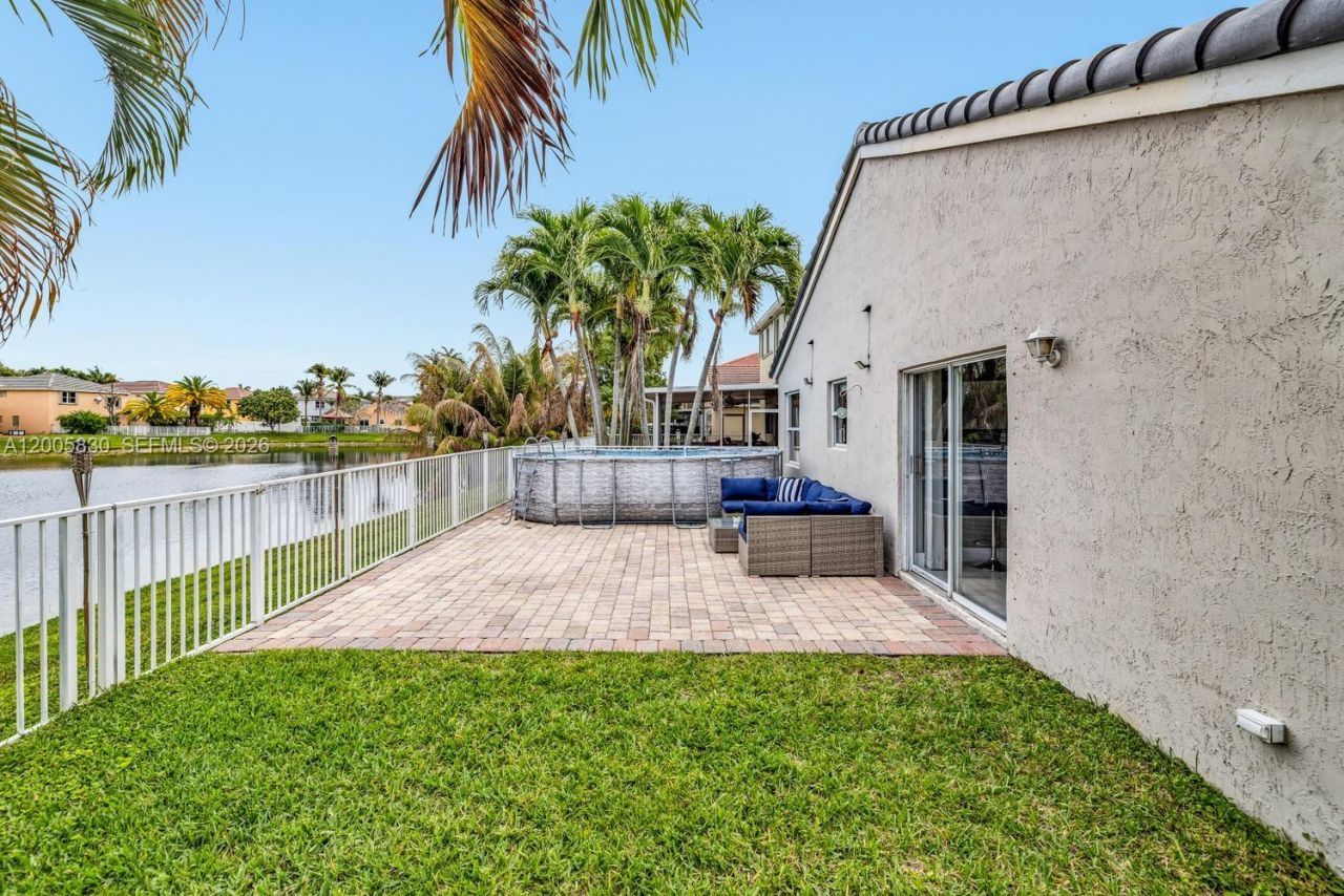 5861 S Sable Cir, Margate, FL 33063 Photo