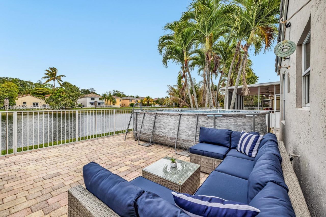 5861 S Sable Cir, Margate, FL 33063 Photo
