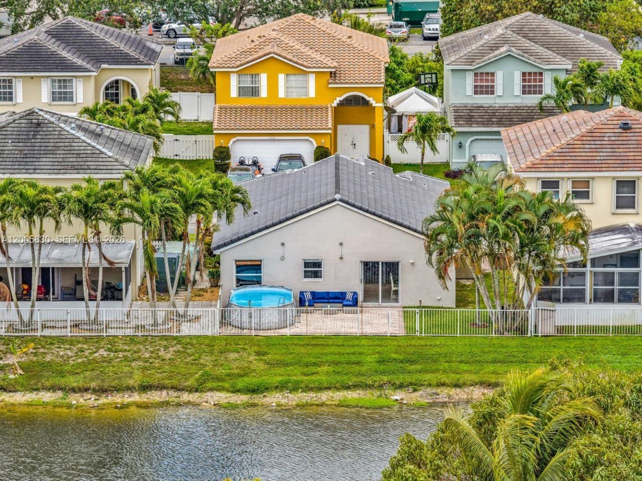5861 S Sable Cir, Margate, FL 33063 Photo