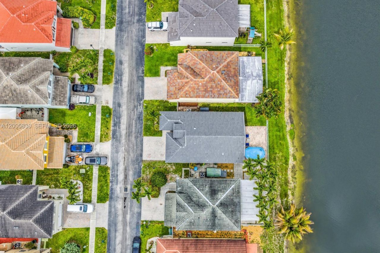 5861 S Sable Cir, Margate, FL 33063 Photo