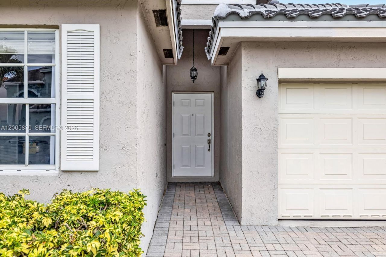 5861 S Sable Cir, Margate, FL 33063 Photo