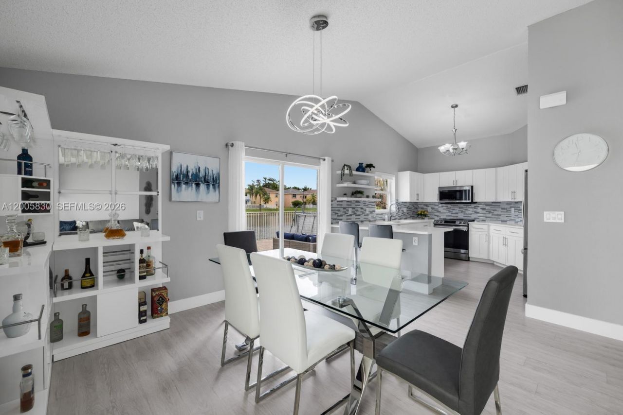 5861 S Sable Cir, Margate, FL 33063 Photo