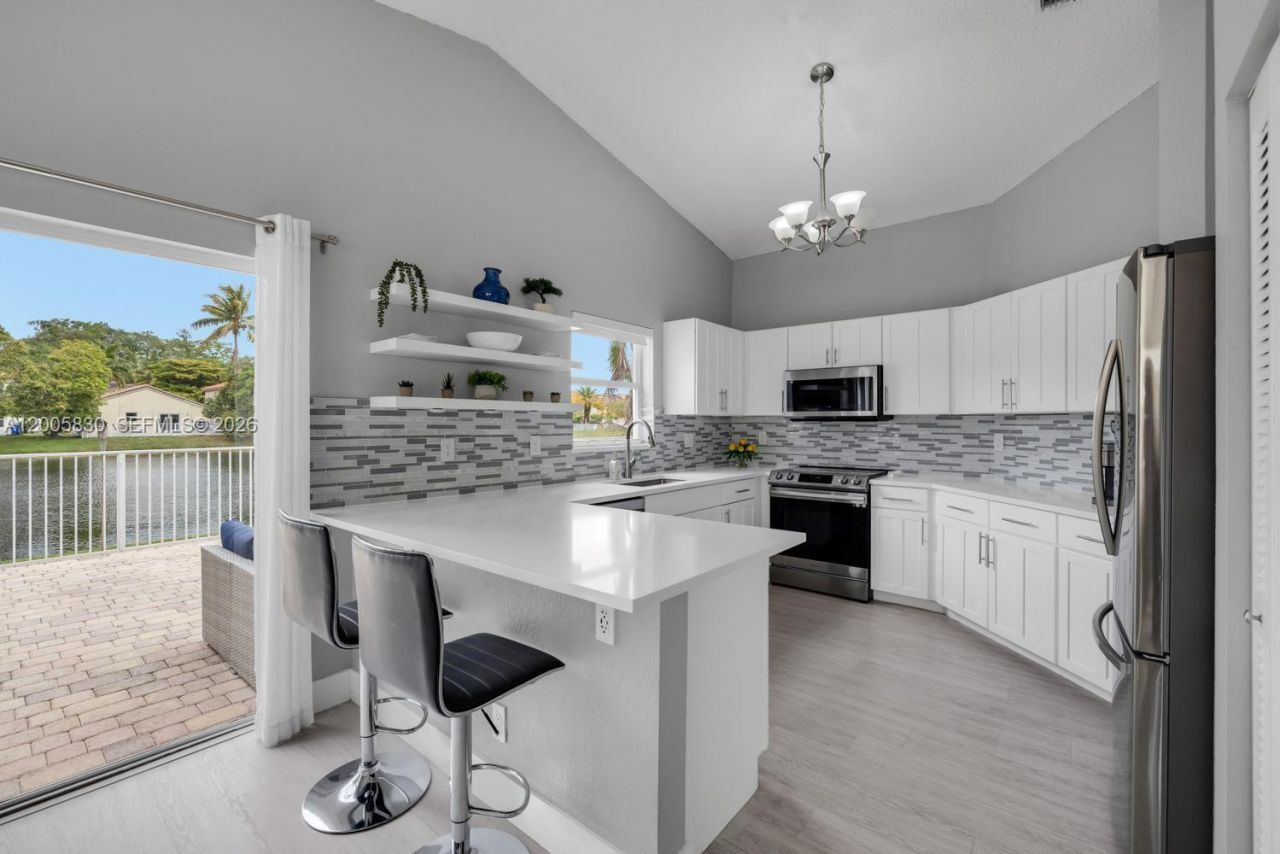 5861 S Sable Cir, Margate, FL 33063 Photo